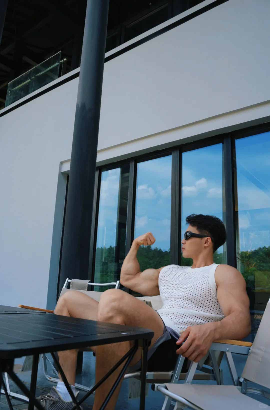 图片[2]-越变越帅的大肌健体模特-小蓝短视频