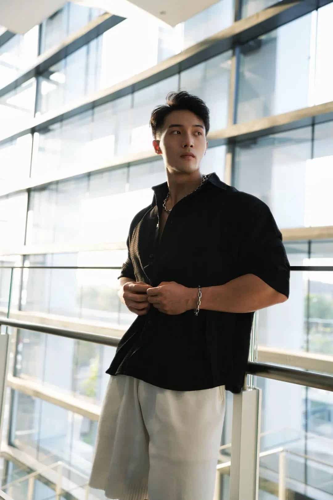 图片[5]-越变越帅的大肌健体模特-小蓝短视频