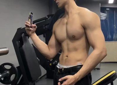 192CM肌肉健身帅哥，身材恰到好处！！