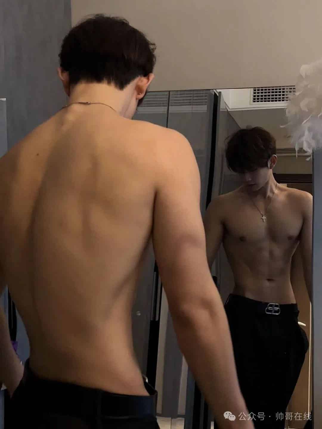 图片[4]-185CM奶狗脸薄肌小帅哥，奶fufu的太可了吧！-小蓝短视频