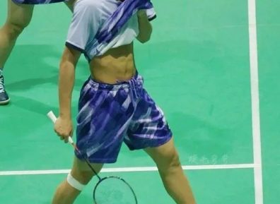 国羽新生代帅哥的小腹肌，太性感了！