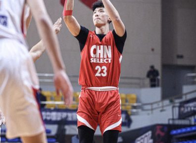 19岁的山东男大体育生，193CM大长腿真的超强！