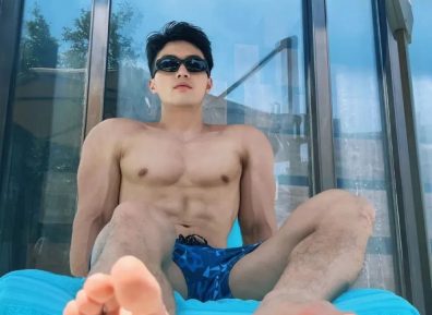 南京肌肉小哥,可以感受到他大维度肌肉的蠢蠢欲动