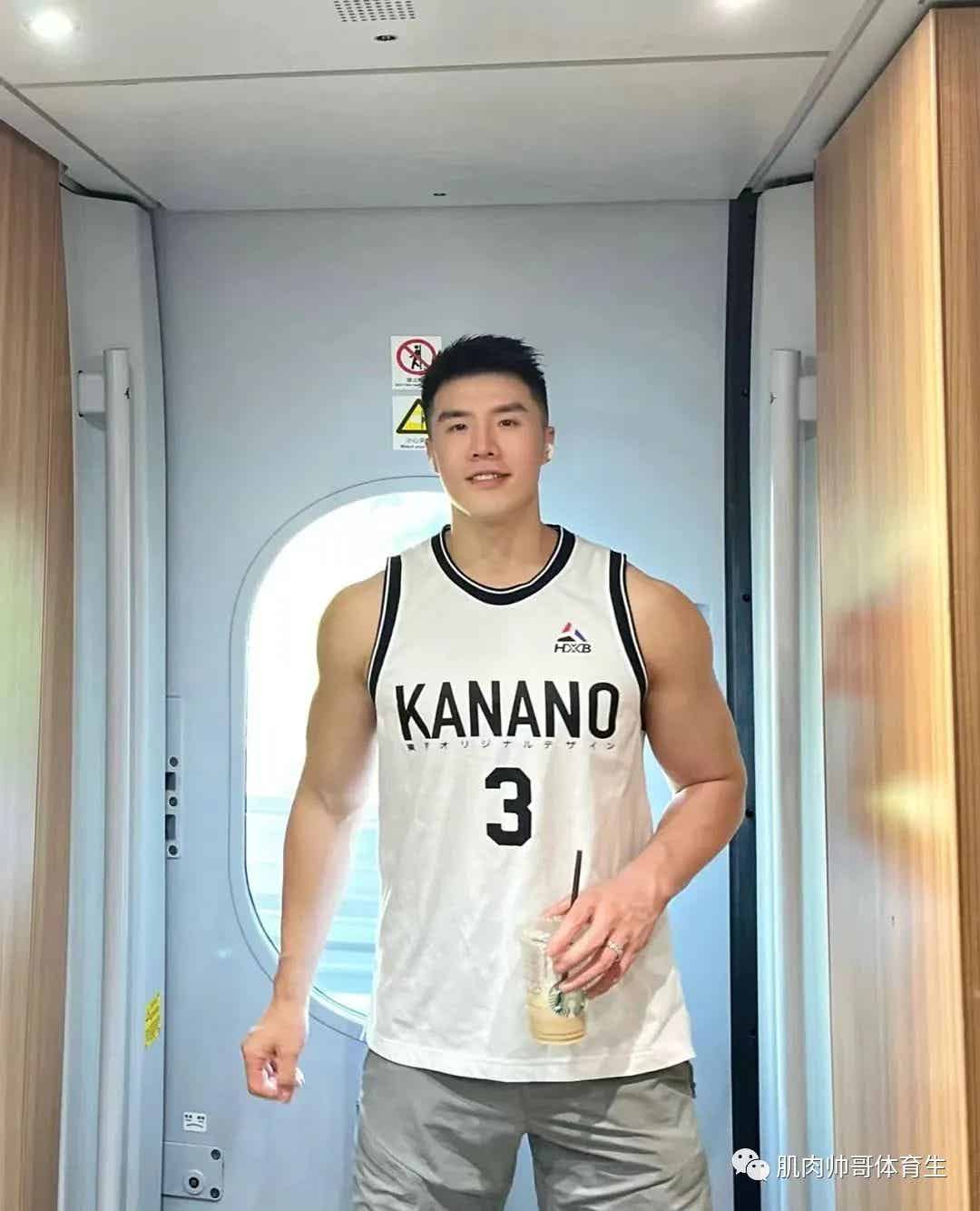 图片[2]-型男范儿，大块头的肌肉小爷们-小蓝短视频