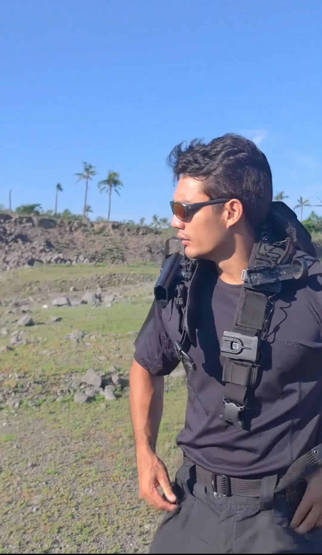 图片[3]-海南超帅救人帅警爆火啊！粗壮长腿实力强被他吸引！-小蓝短视频