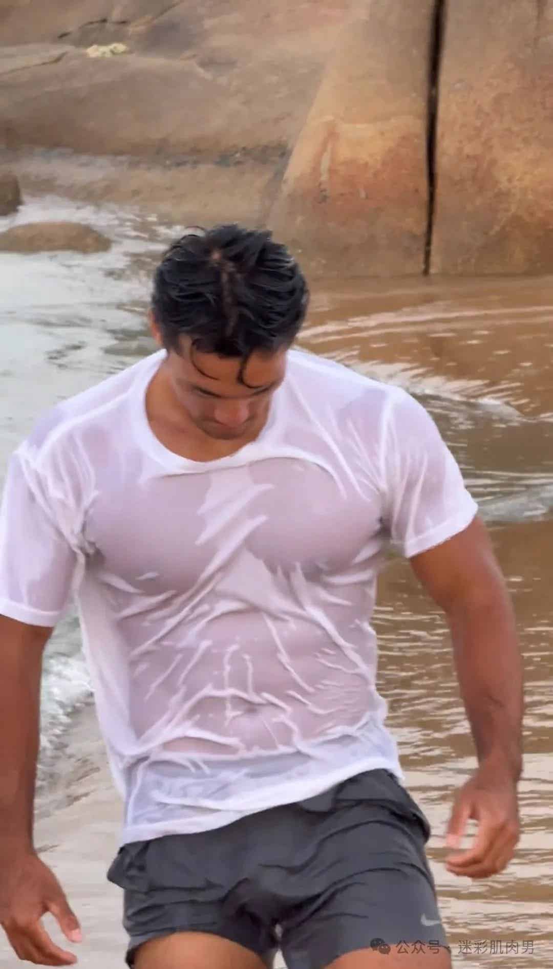 图片[7]-海南超帅救人帅警爆火啊！粗壮长腿实力强被他吸引！-小蓝短视频