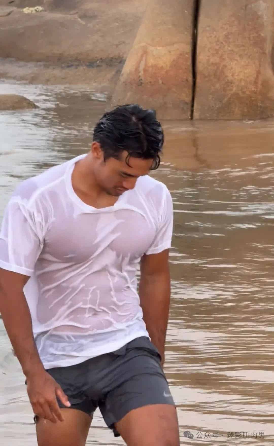 图片[8]-海南超帅救人帅警爆火啊！粗壮长腿实力强被他吸引！-小蓝短视频