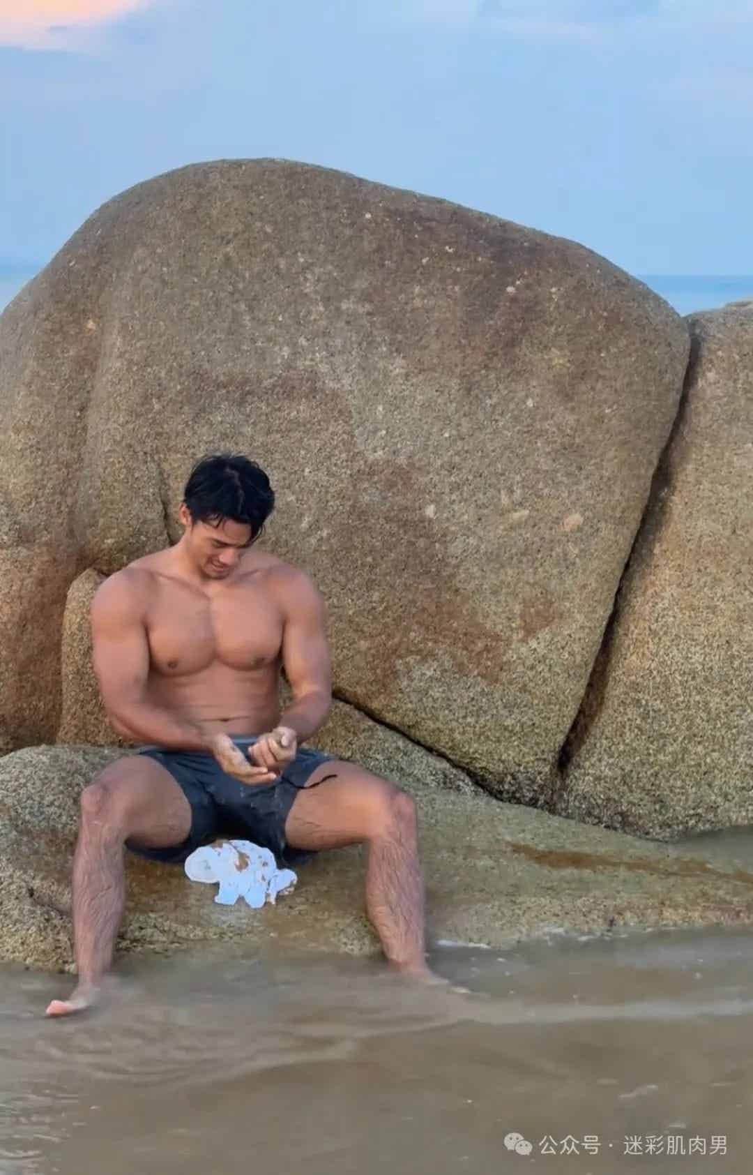 图片[12]-海南超帅救人帅警爆火啊！粗壮长腿实力强被他吸引！-小蓝短视频