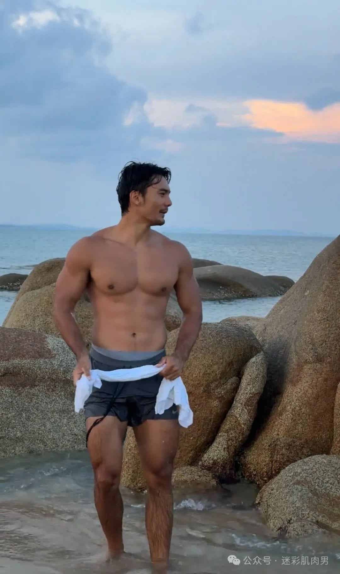 图片[14]-海南超帅救人帅警爆火啊！粗壮长腿实力强被他吸引！-小蓝短视频