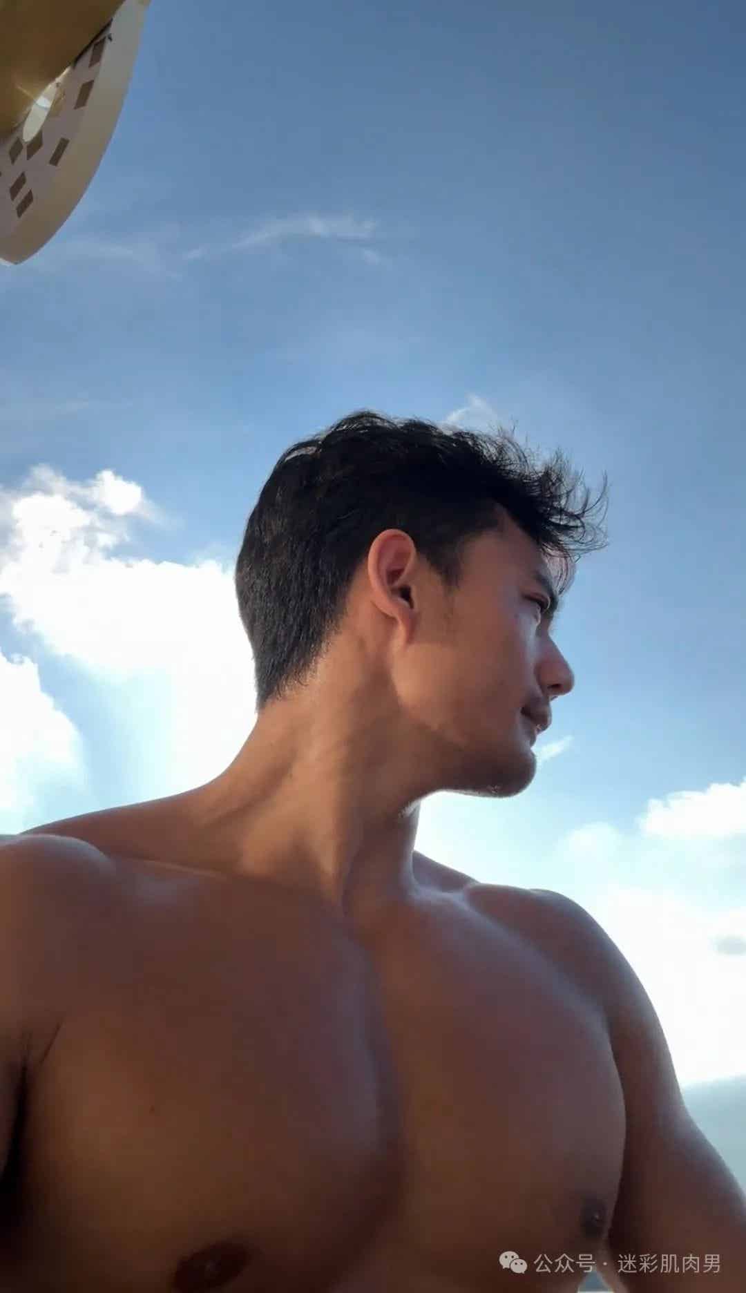 图片[19]-海南超帅救人帅警爆火啊！粗壮长腿实力强被他吸引！-小蓝短视频