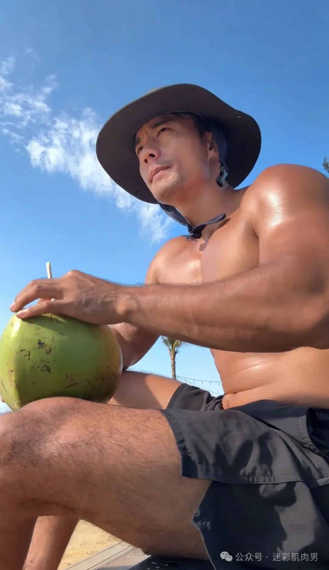 图片[24]-海南超帅救人帅警爆火啊！粗壮长腿实力强被他吸引！-小蓝短视频