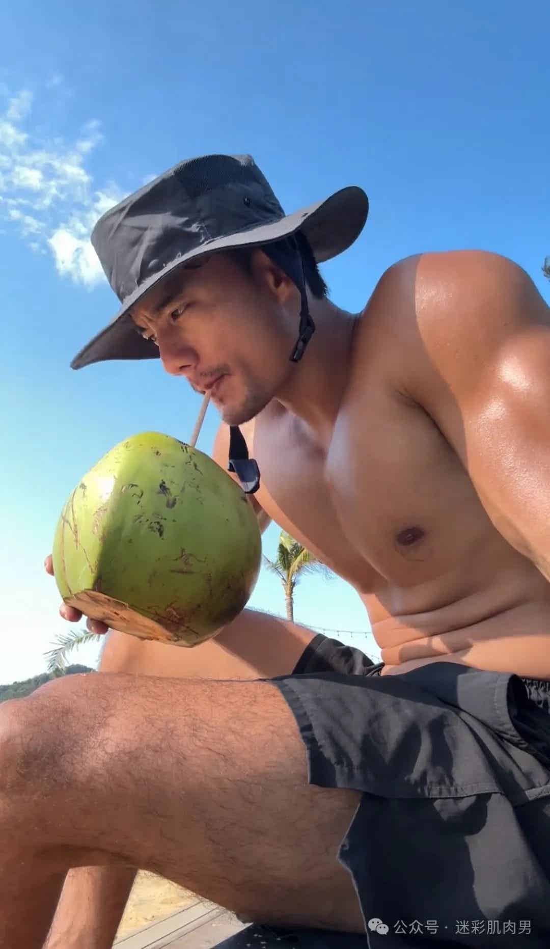 图片[25]-海南超帅救人帅警爆火啊！粗壮长腿实力强被他吸引！-小蓝短视频