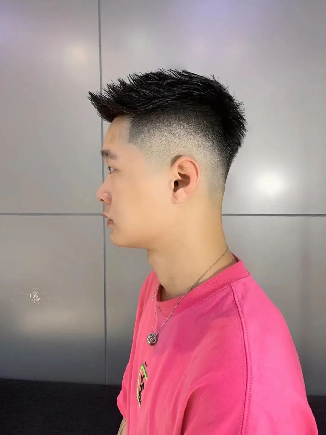 男生“不烫不染”的发型！这3款造型潮流、简约、清爽又帅气！