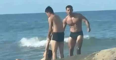 粗壮实力强被他吸引！勇救落水小伙！好帅啊！-小蓝短视频