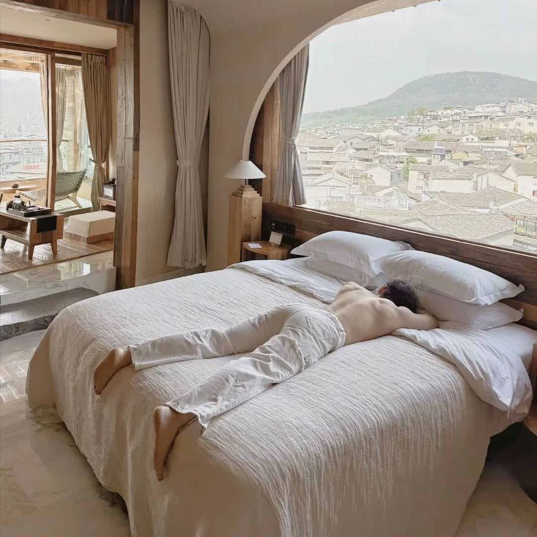 图片[6]-下海照片曝光后，腹肌美术生越来越放得开了……-小蓝短视频