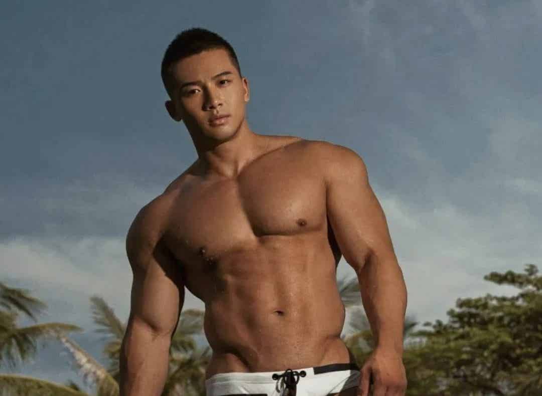 图片[3]-超壮大胸肌男神祝万成海边泳裤写真被解锁-小蓝短视频