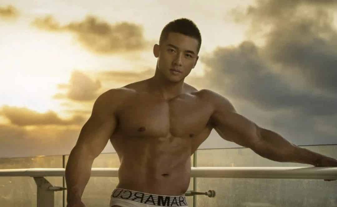 图片[7]-超壮大胸肌男神祝万成海边泳裤写真被解锁-小蓝短视频