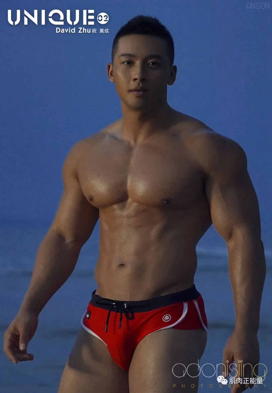 图片[8]-超壮大胸肌男神祝万成海边泳裤写真被解锁-小蓝短视频
