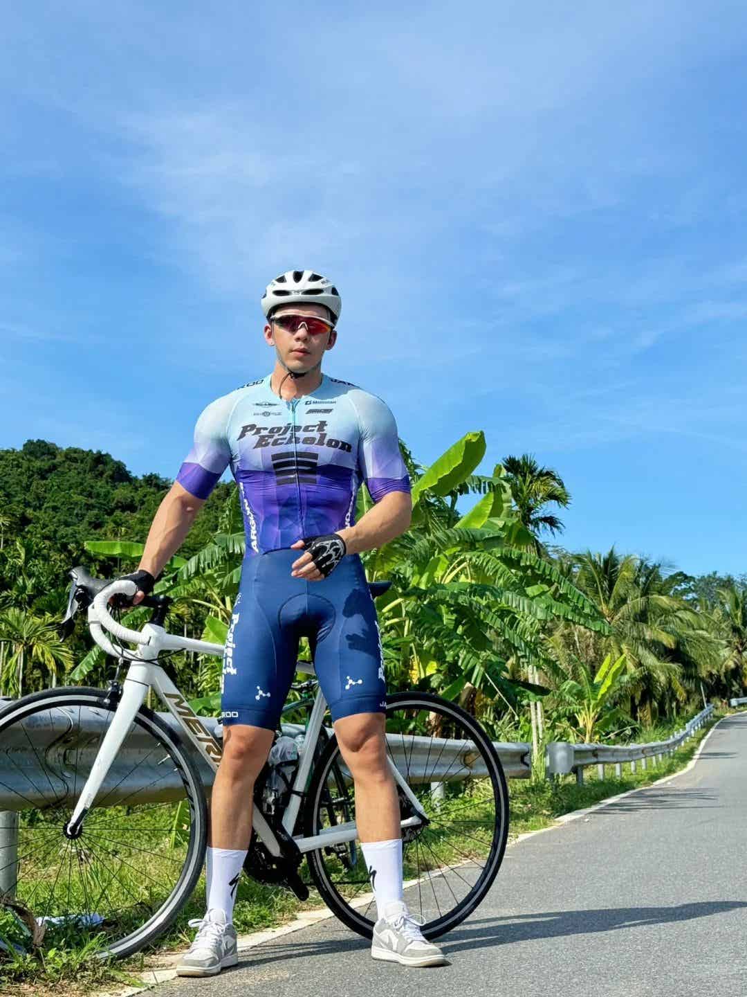 图片[13]-肌肉男和阳光沙滩泳裤，白背心湿透那一刻太上头-小蓝短视频