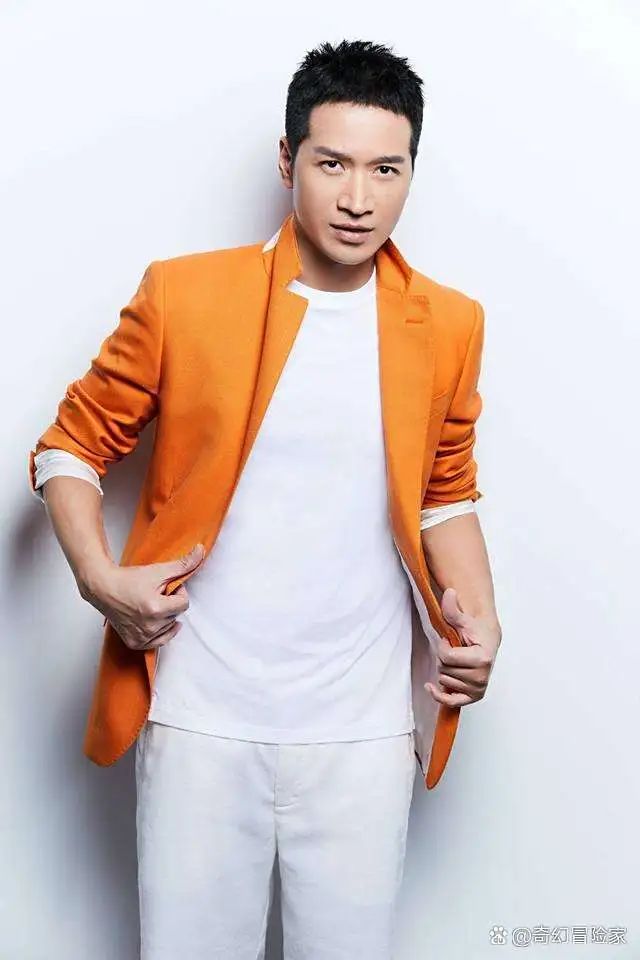 何晟铭年轻时长这样啊！难怪是于正忘不了的白月光…