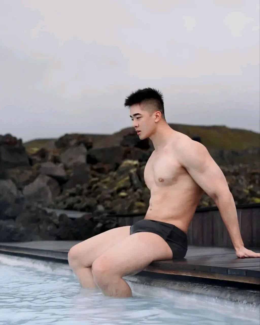 图片[3]-185cm小狼狗天花板！脂包肌身材太惹眼-小蓝短视频