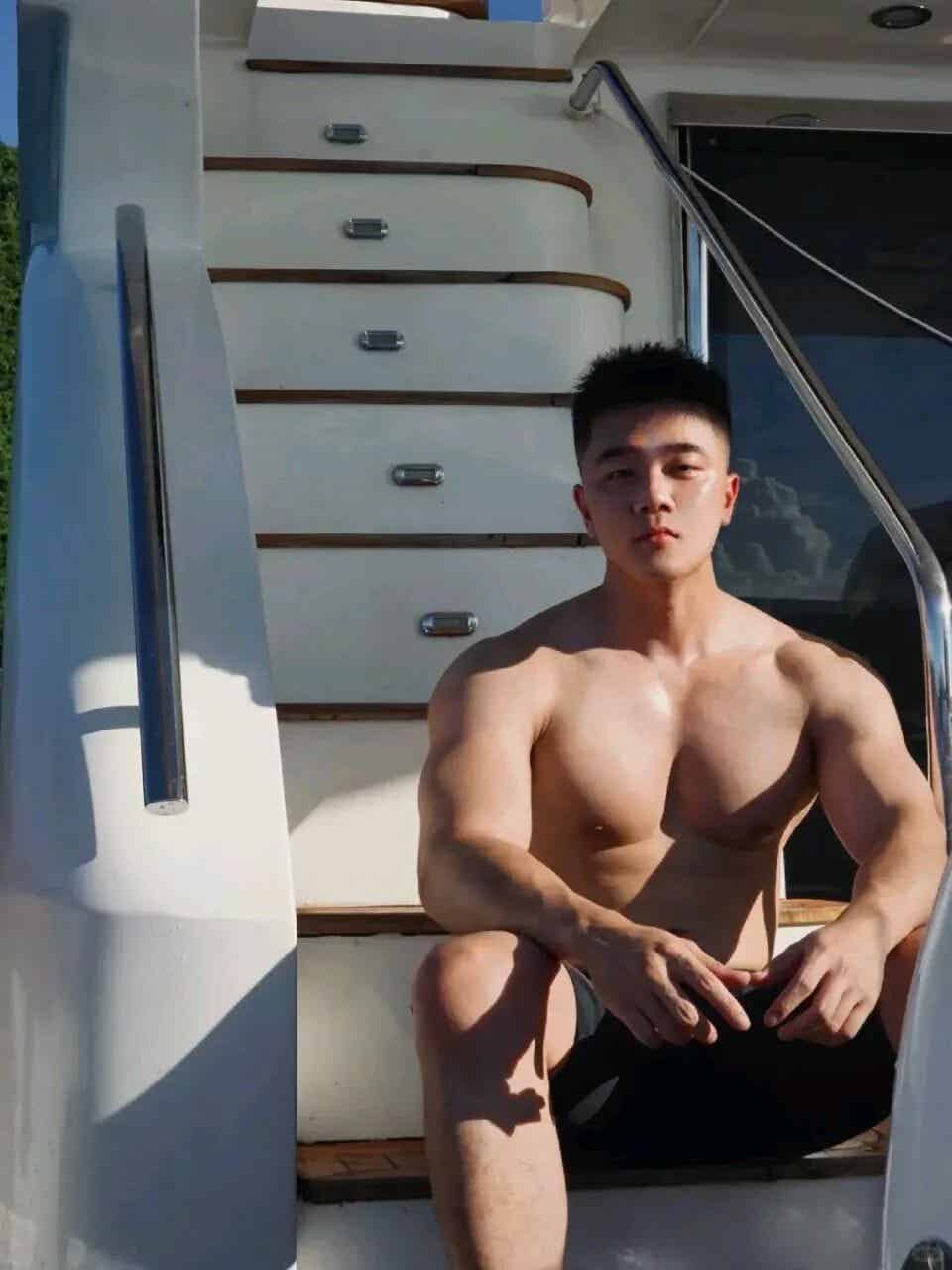 图片[5]-185cm小狼狗天花板！脂包肌身材太惹眼-小蓝短视频