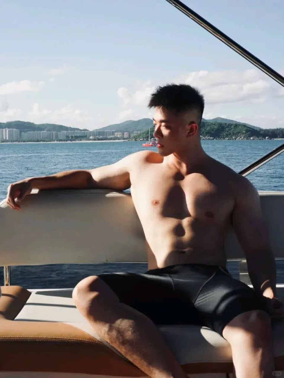 图片[9]-185cm小狼狗天花板！脂包肌身材太惹眼-小蓝短视频