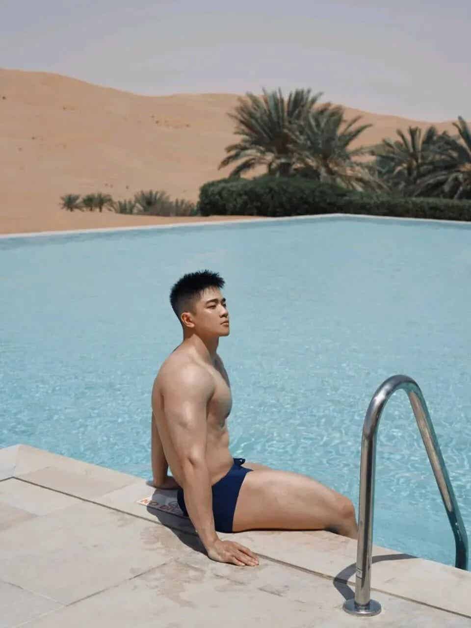 图片[10]-185cm小狼狗天花板！脂包肌身材太惹眼-小蓝短视频