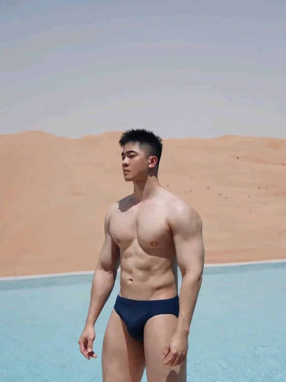 图片[12]-185cm小狼狗天花板！脂包肌身材太惹眼-小蓝短视频