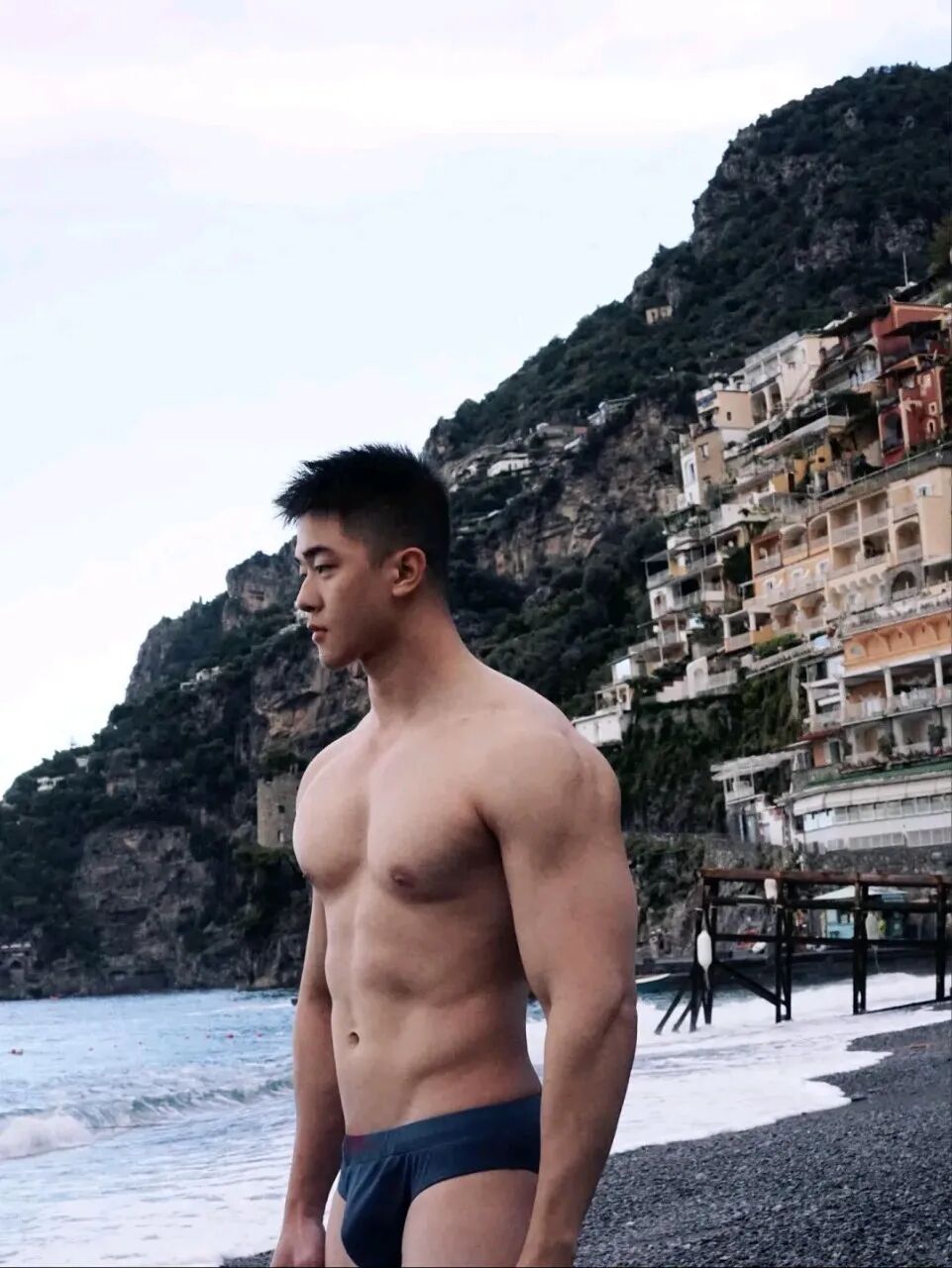 185cm小狼狗天花板！脂包肌身材太惹眼