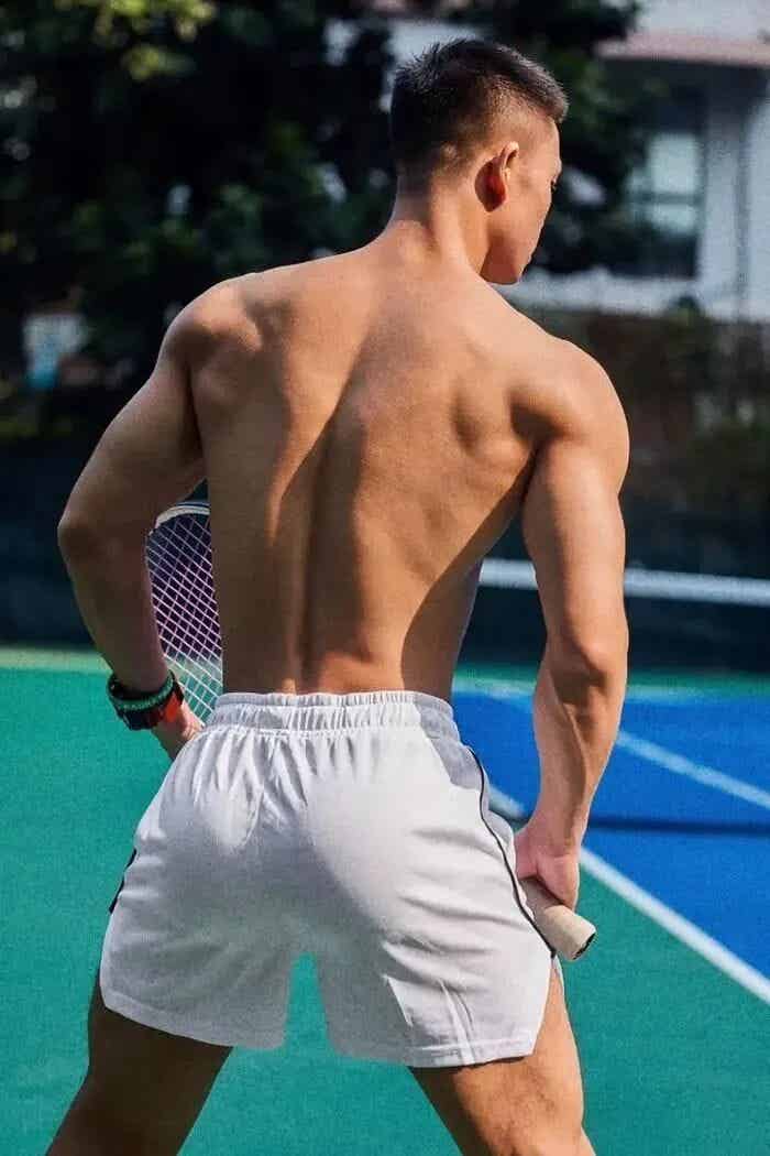 图片[2]-寸头黑皮网球小哥哥，臀也太翘了吧！-小蓝短视频