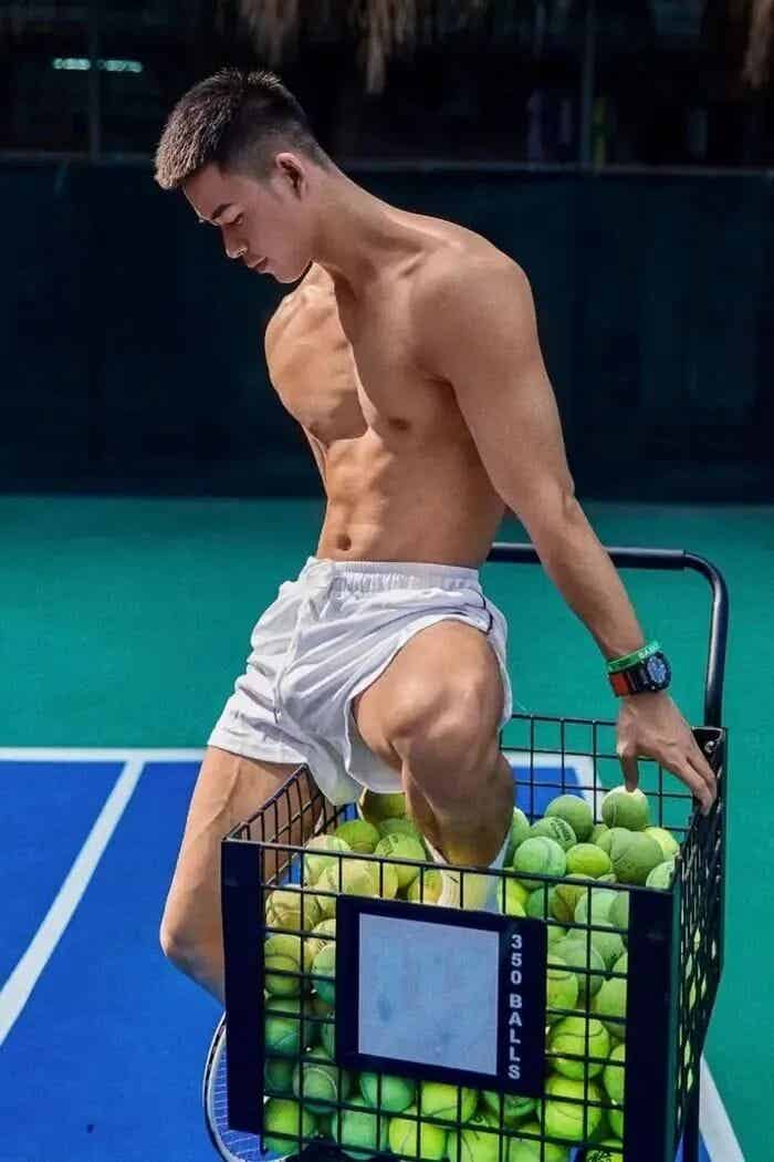 图片[6]-寸头黑皮网球小哥哥，臀也太翘了吧！-小蓝短视频