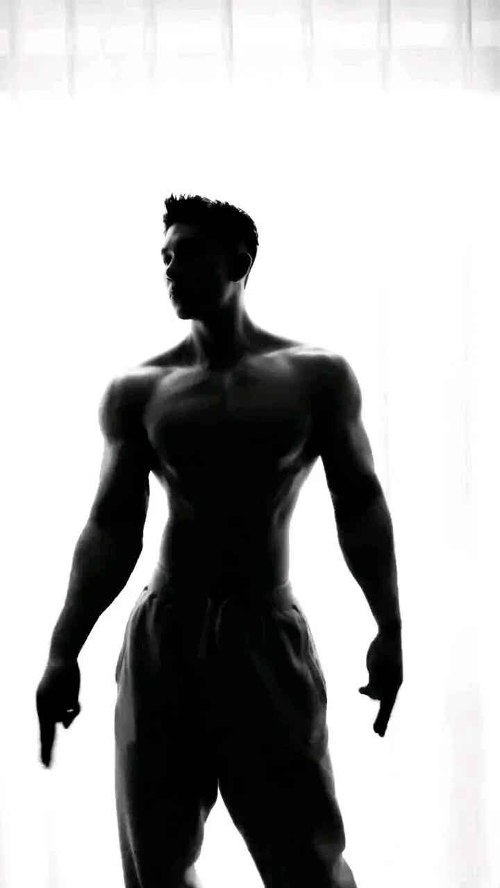 图片[16]-190cm体育生晒大胸肌，猛男撒娇谁顶得住？-小蓝短视频