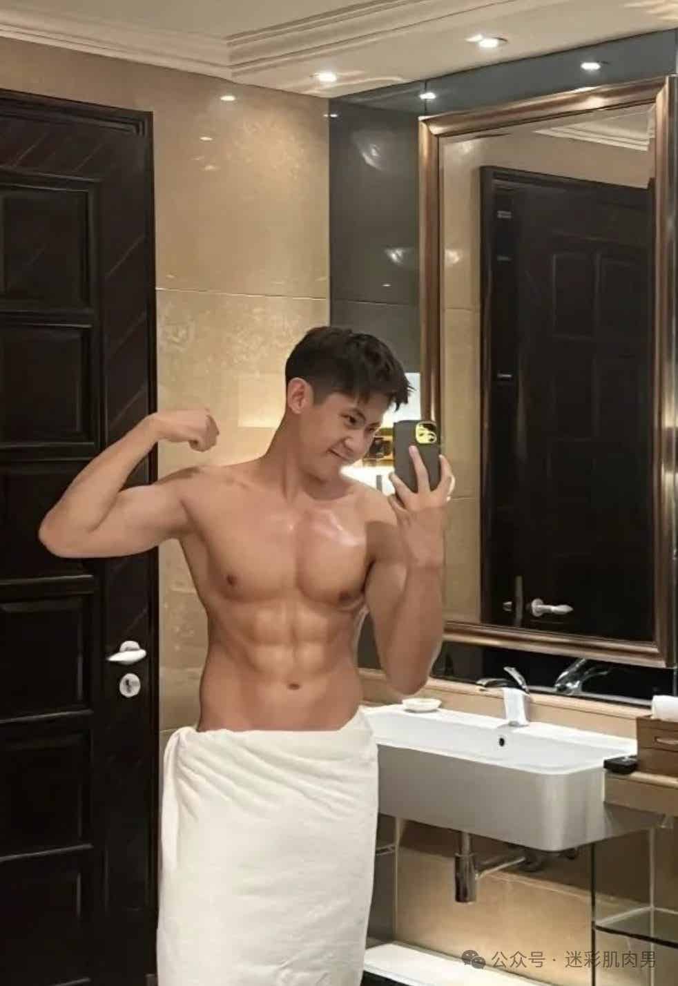 图片[36]-发育太好了！黑龙江186CM体育生还敢穿灰裤子？-小蓝短视频