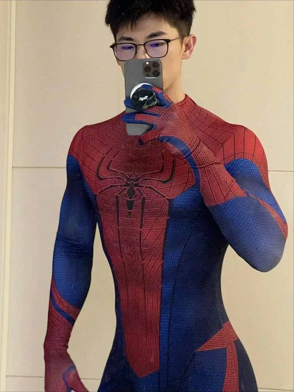 单眼皮眼镜男，又直又欲的东北帅哥-小蓝短视频