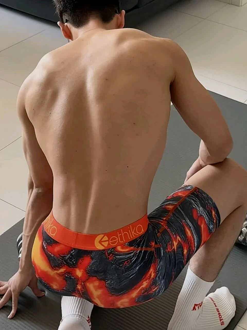 图片[8]-单眼皮眼镜男，又直又欲的东北帅哥-小蓝短视频