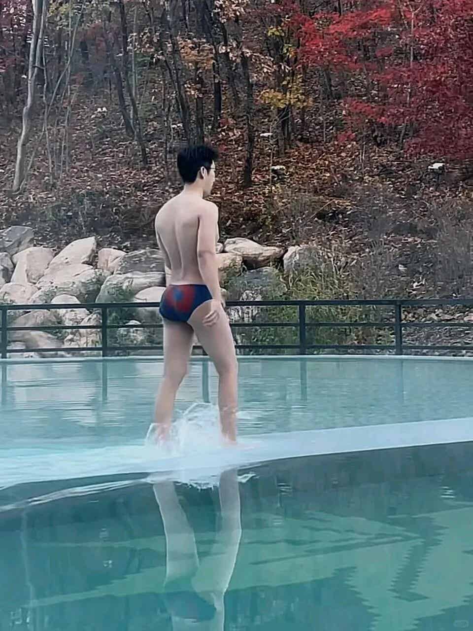 图片[9]-单眼皮眼镜男，又直又欲的东北帅哥-小蓝短视频