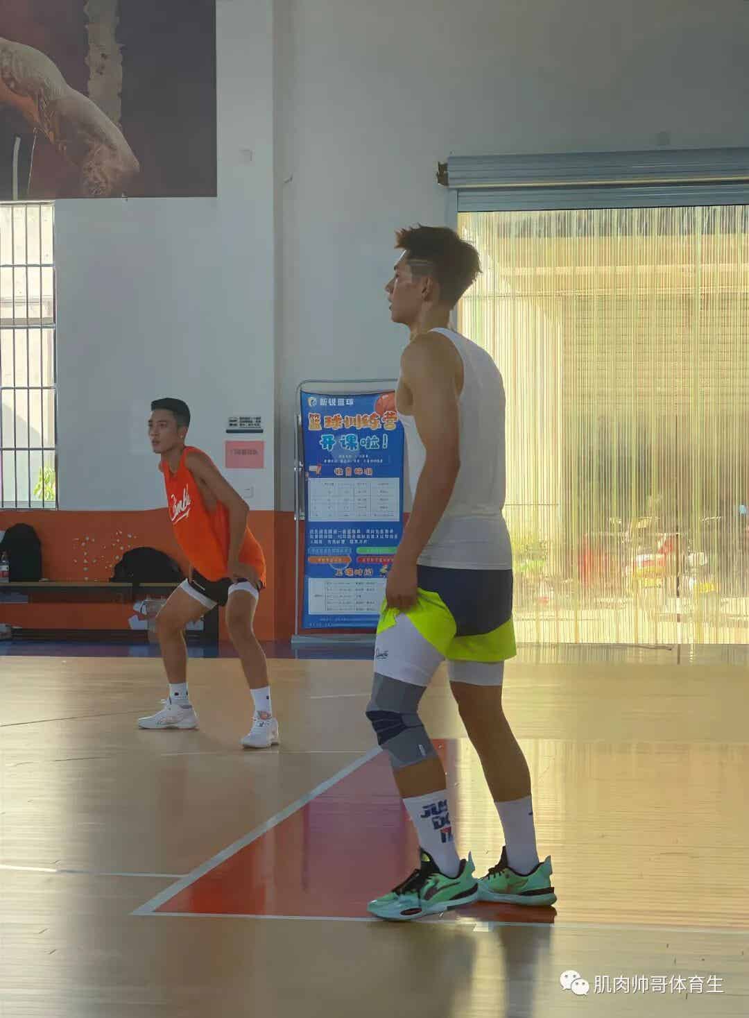 图片[7]-爱运动的男孩子，荷尔蒙的气息太重了吧-小蓝短视频