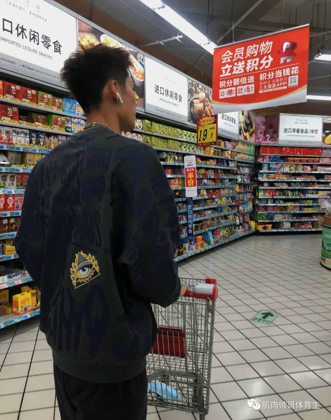 图片[8]-爱运动的男孩子，荷尔蒙的气息太重了吧-小蓝短视频