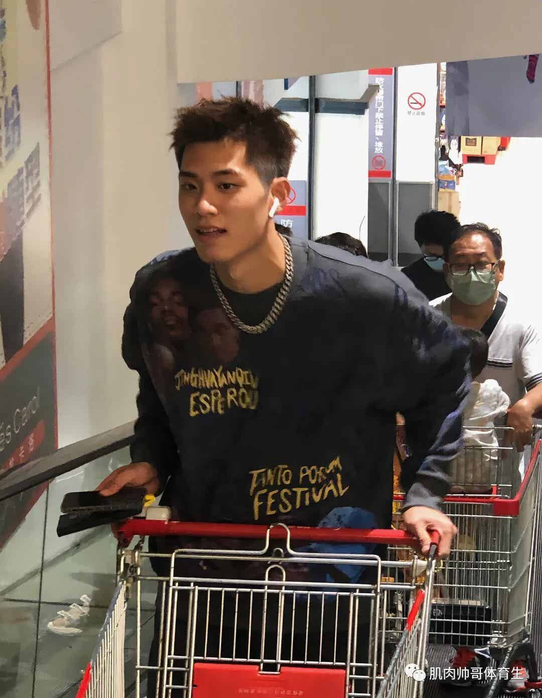 图片[10]-爱运动的男孩子，荷尔蒙的气息太重了吧-小蓝短视频