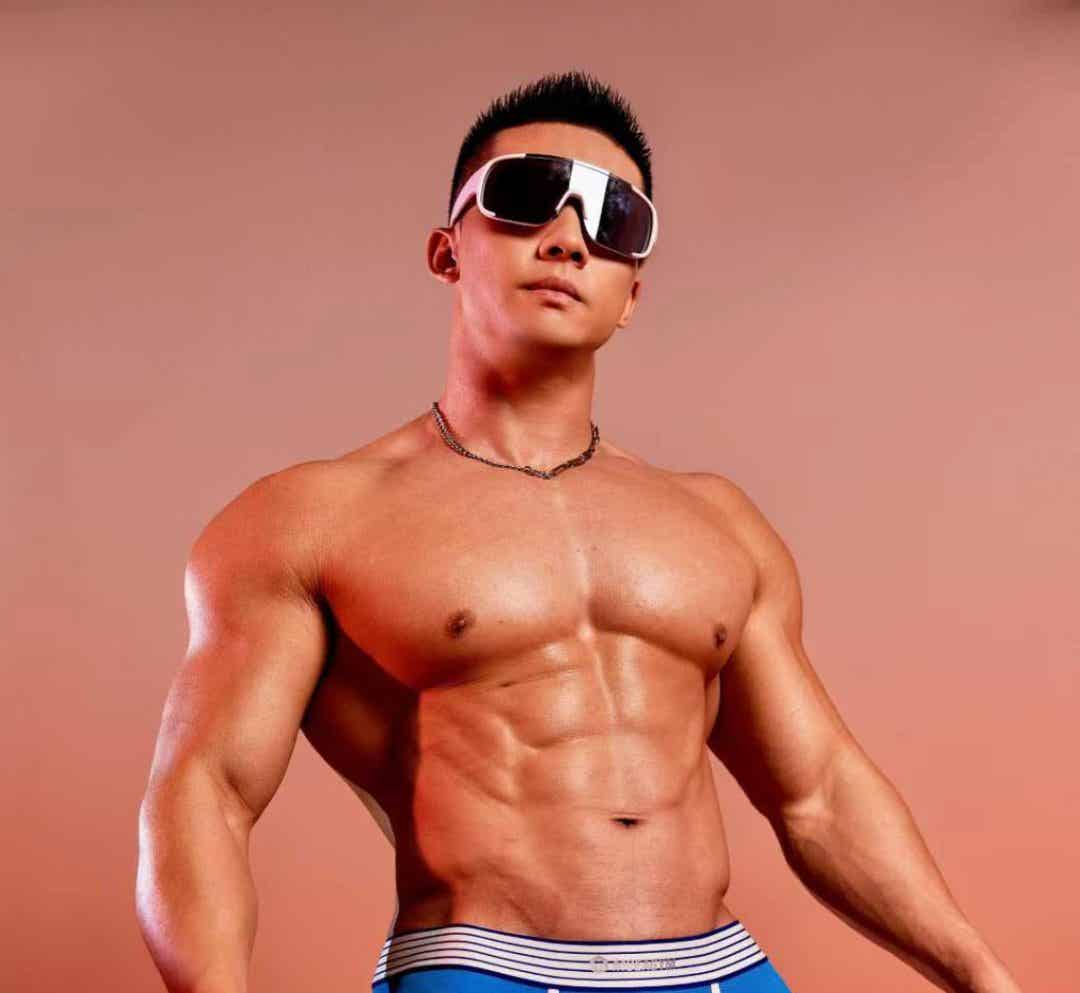 图片[9]-无人能阻挡祝万成！肌肉越来越大 写真越来越爆-小蓝短视频