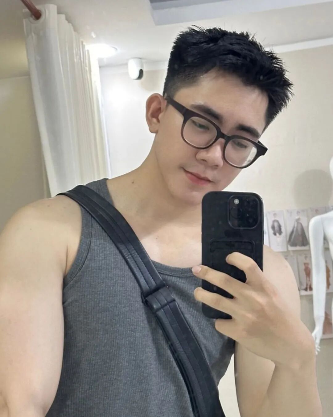 男生剪腻了“寸头”发型，可以试试这3款造型，潮流又帅气