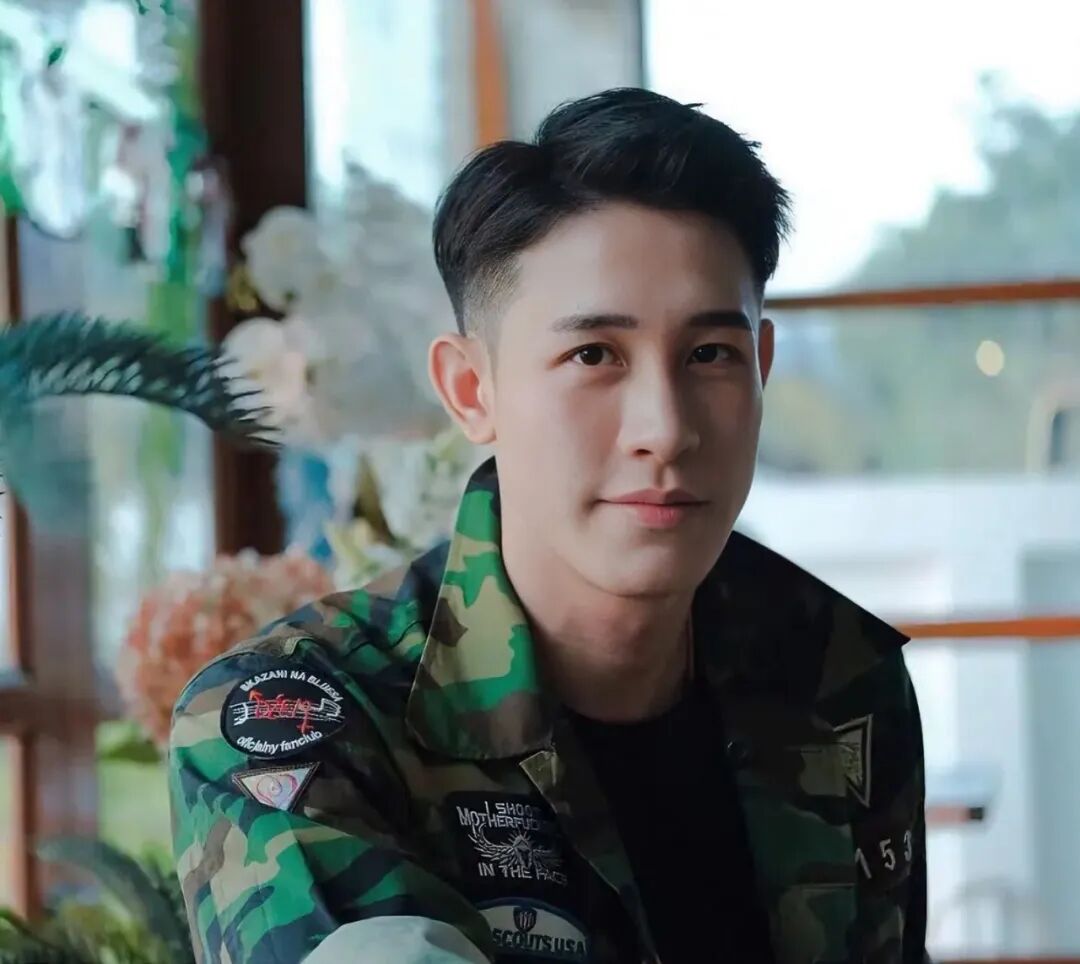 图片[3]-薄肌小鲜肉嫁给50岁意大利富商，现在的生活很幸福……-小蓝短视频