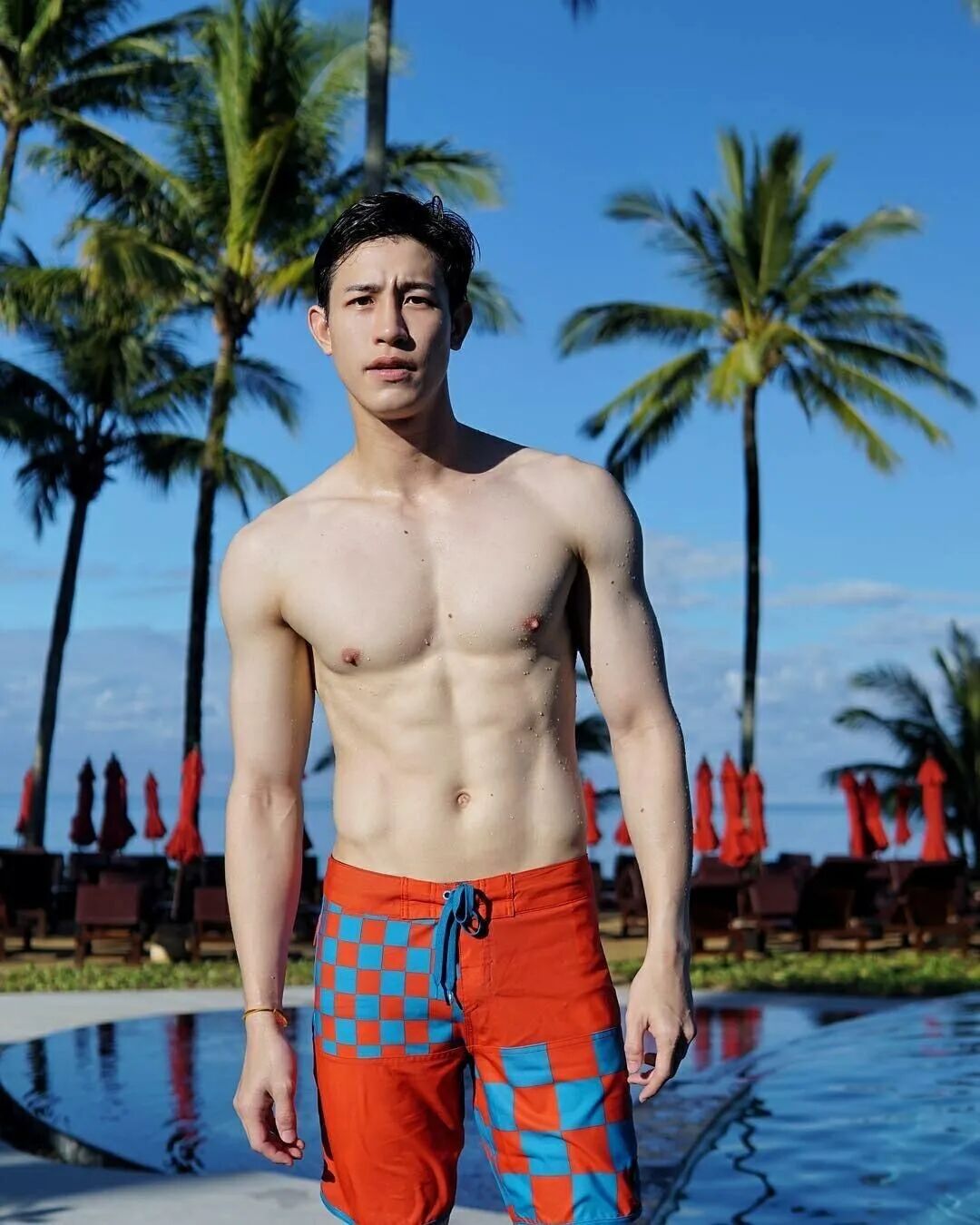 图片[5]-薄肌小鲜肉嫁给50岁意大利富商，现在的生活很幸福……-小蓝短视频