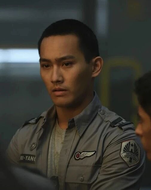 图片[3]-赵雅芝儿子被曝，六块腹肌+超高颜值！不愧是不老女神的儿子....-小蓝短视频