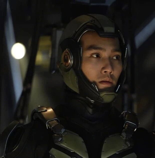 图片[6]-赵雅芝儿子被曝，六块腹肌+超高颜值！不愧是不老女神的儿子....-小蓝短视频