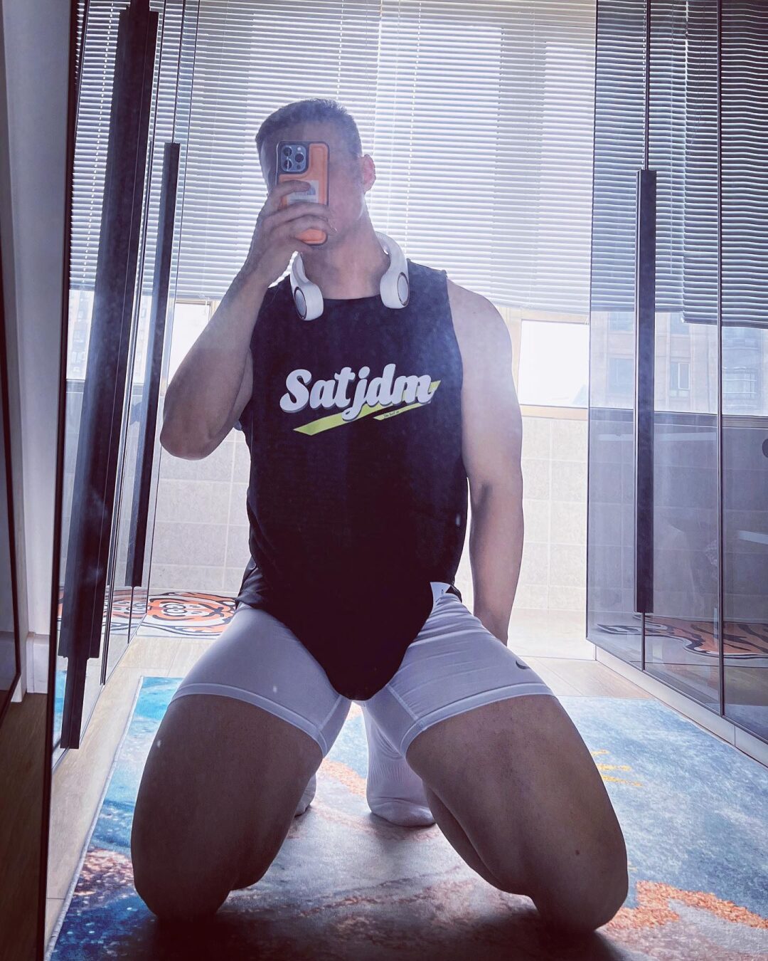 骑手换装了！这个“倒三角制服”要成为新一期的圈内爆款？