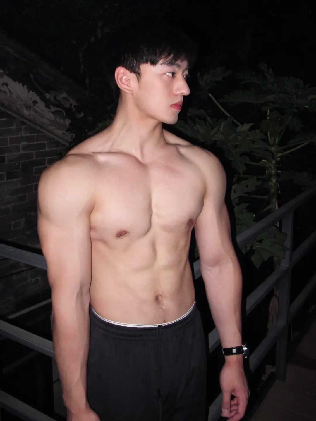 图片[4]-白皮腹肌小哥撕漫男主本男！-小蓝短视频