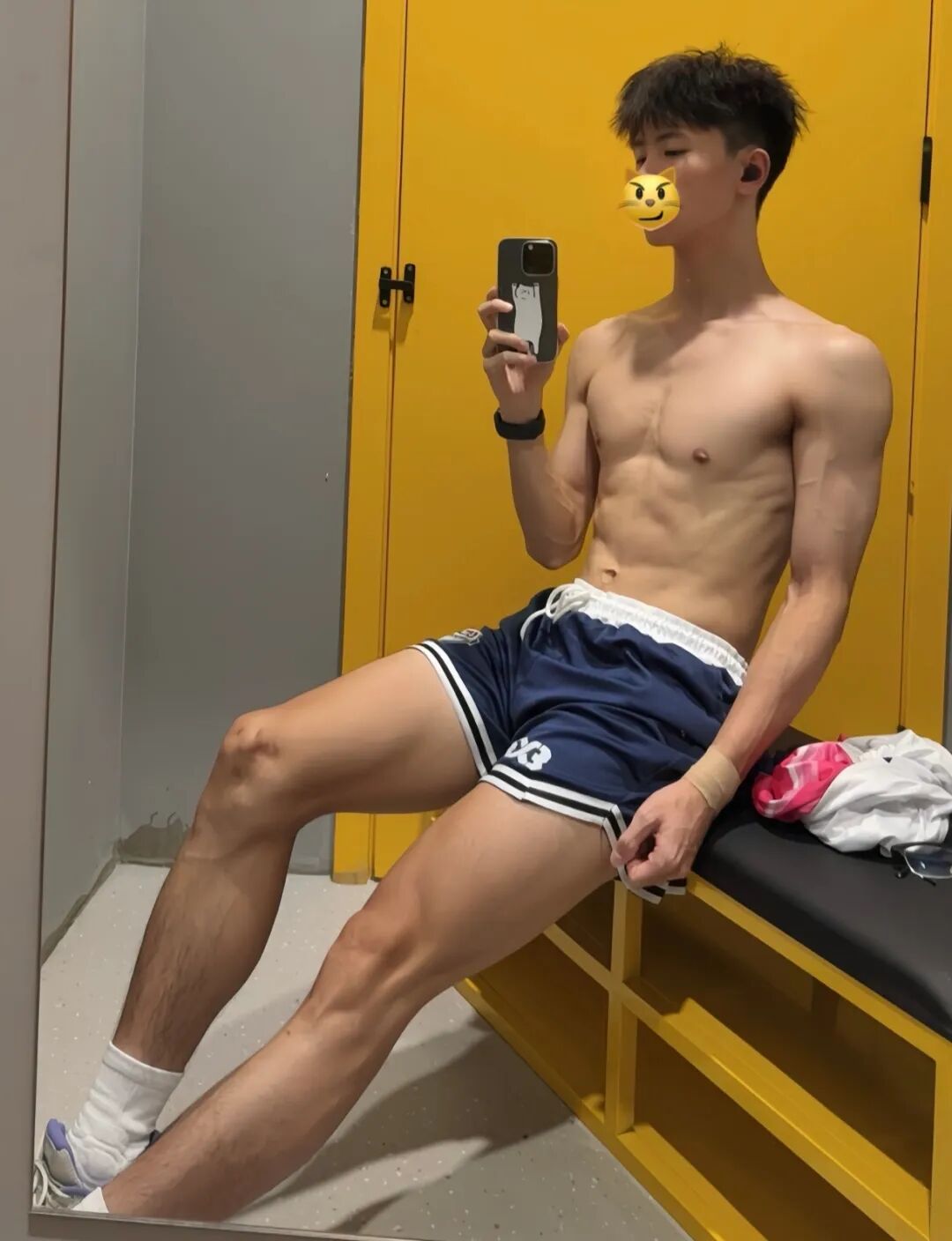 19岁钻石男高已是推特顶流？网友辣评：下一个南王....