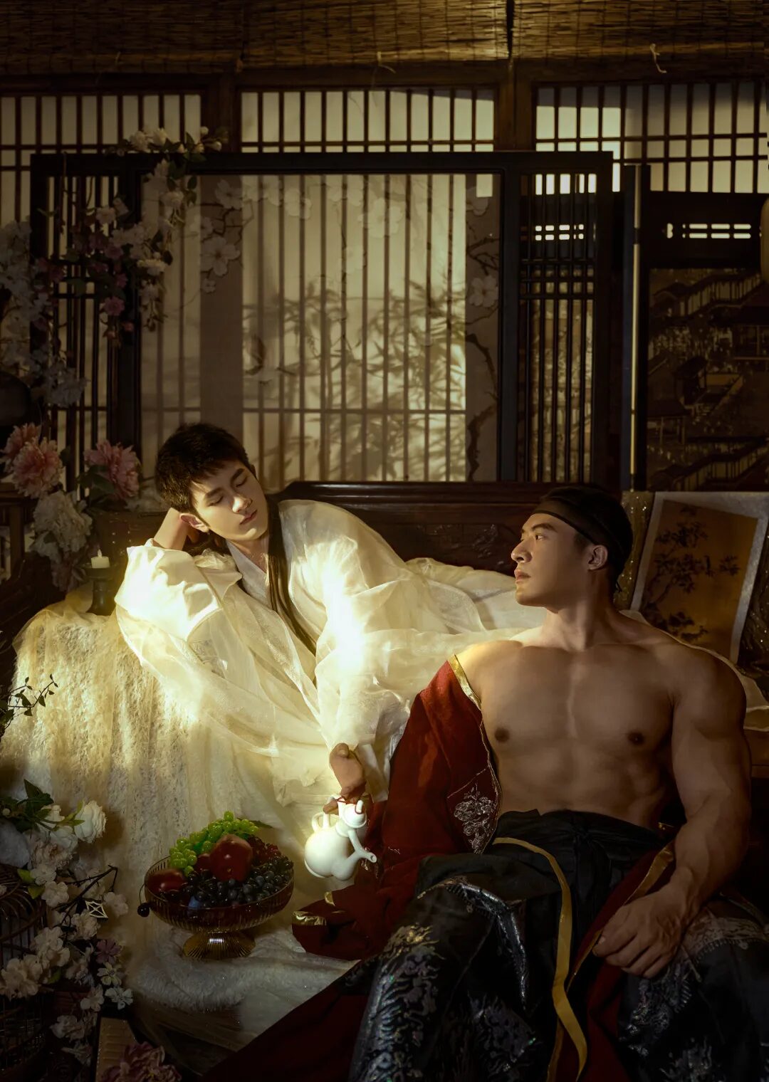 图片[4]-旷世肌肉美男子，同粗壮筋肉猛男把酒言欢通宵达旦-小蓝短视频